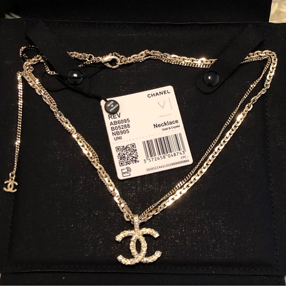 Chanel Necklace (Free Dior lip glow) - Picture 1 of 17